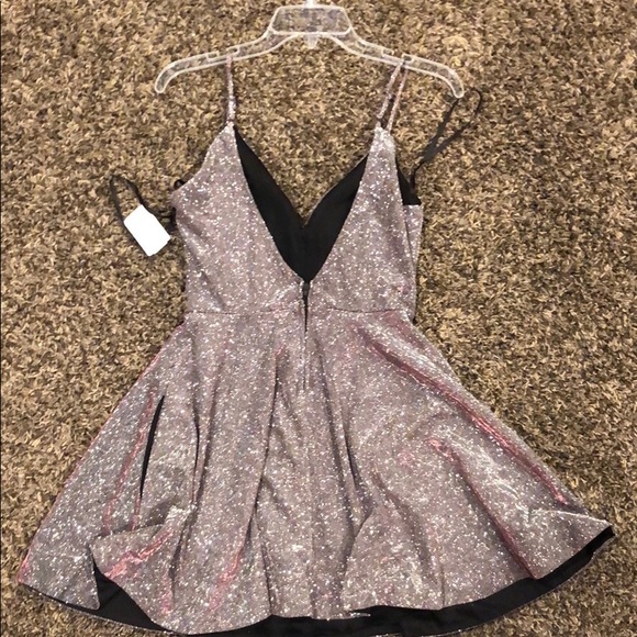 too short on me - Picture 2 of 2